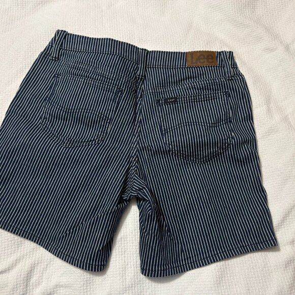 Lee Regular Fit MidRise Navy Blue & White Striped Shorts - Picture 2 of 6